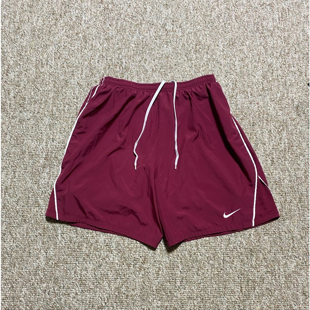 Men’s vintage Nike 1990 men’s size medium shorts